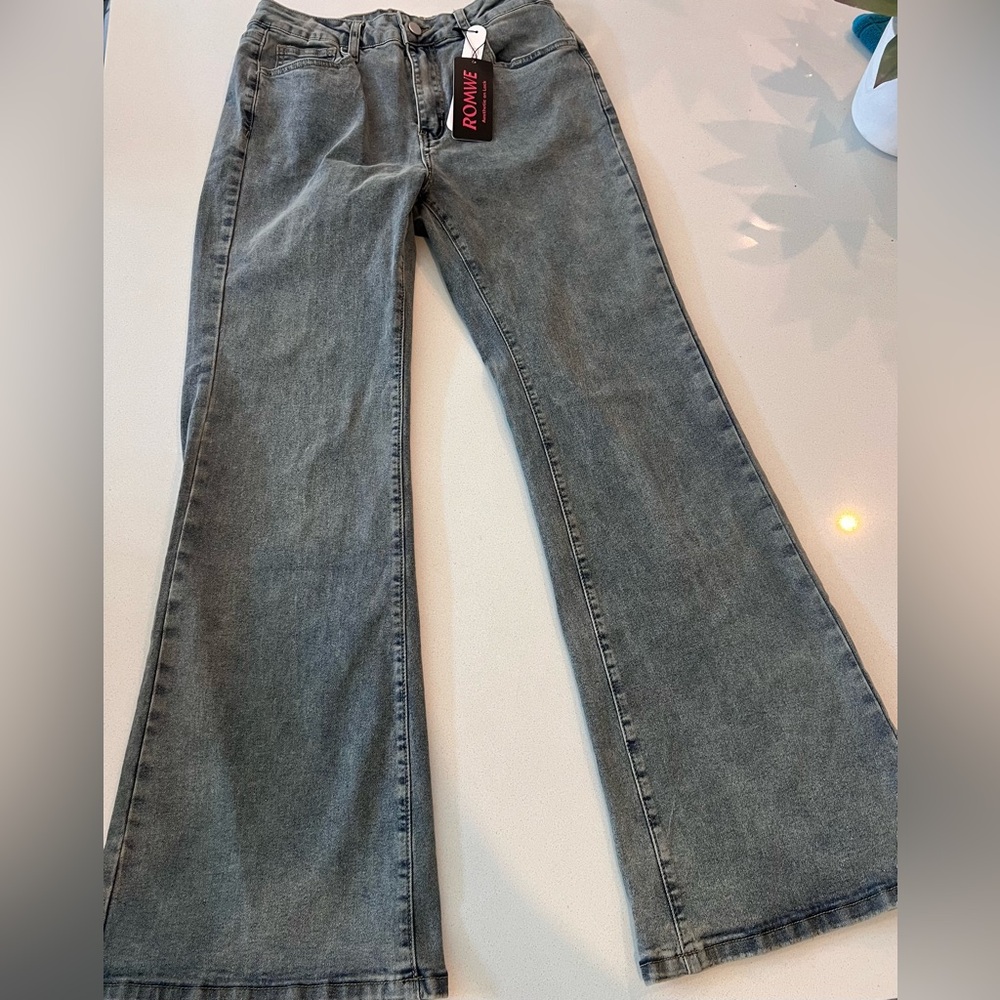 Romwe Relaxed Distressed Denim Flared Jeans Pants Women's Large New With Tags